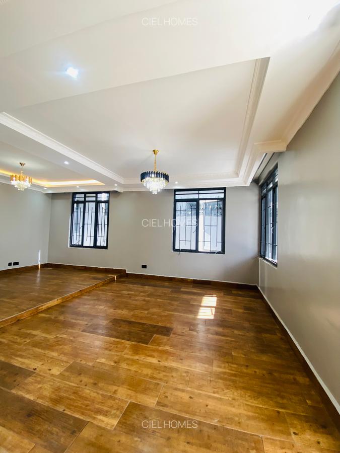 4 Bed Villa with En Suite at Eastern Bypass - 2