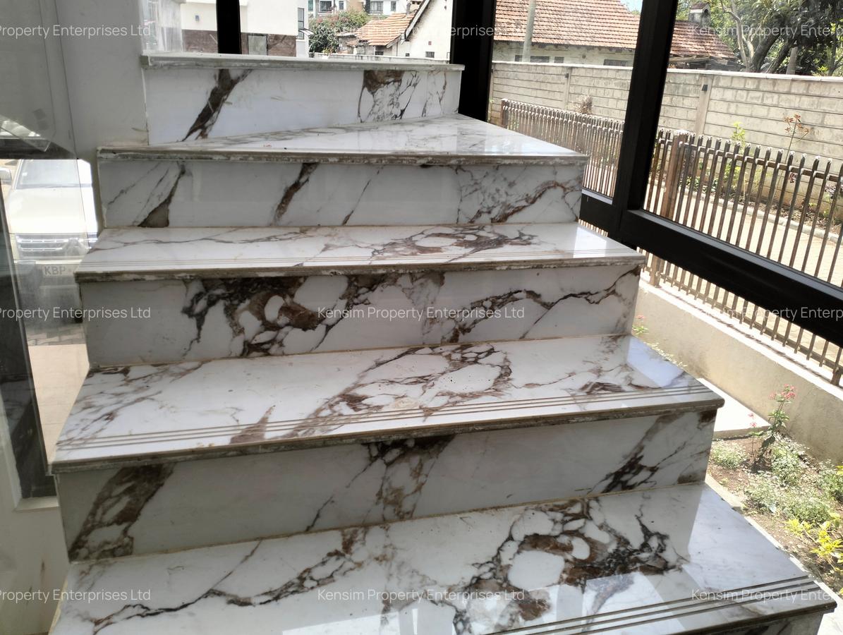 5 Bed Townhouse with En Suite in Lavington - 5