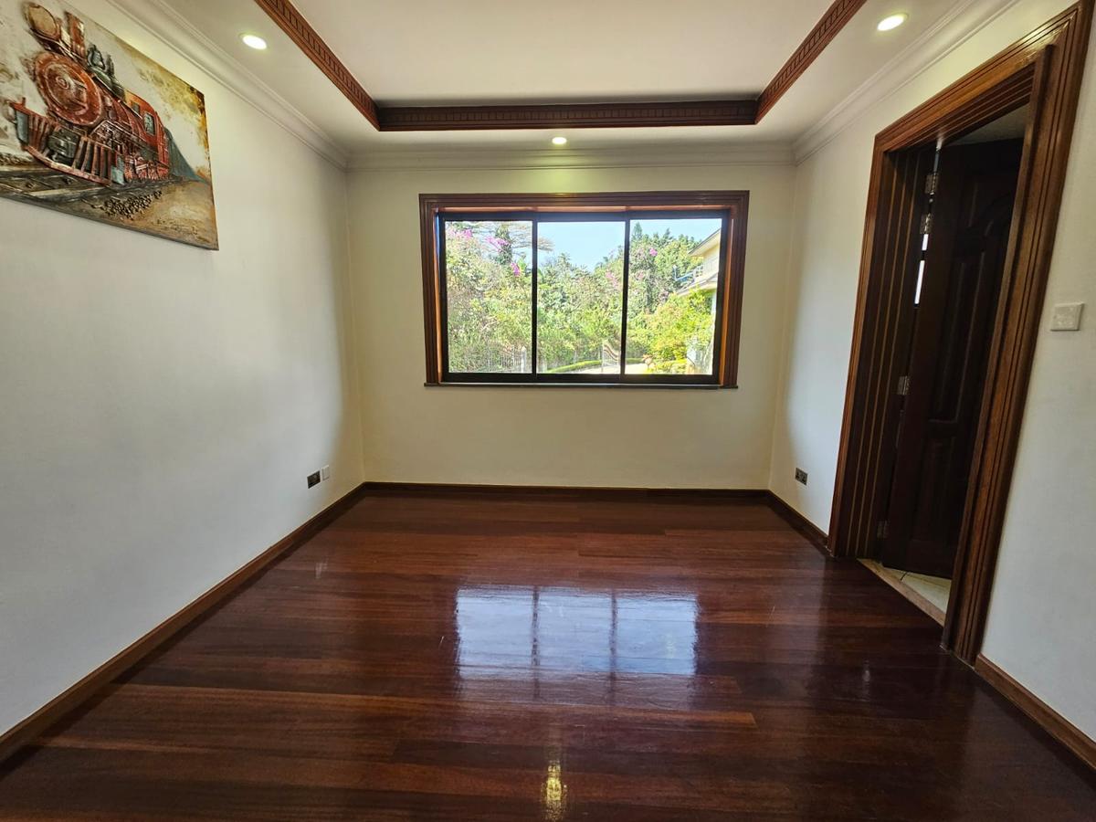 Furnished 5,000 ft² Commercial Property with Service Charge Included in Hill View - 5