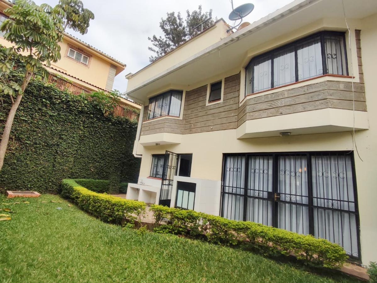 4 Bed Townhouse with Swimming Pool at Spring Valley