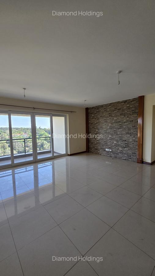 4 Bed Apartment with En Suite at Parklands - 1