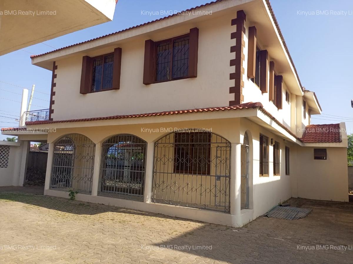 4 Bed Villa with En Suite in Nyali Area - 1