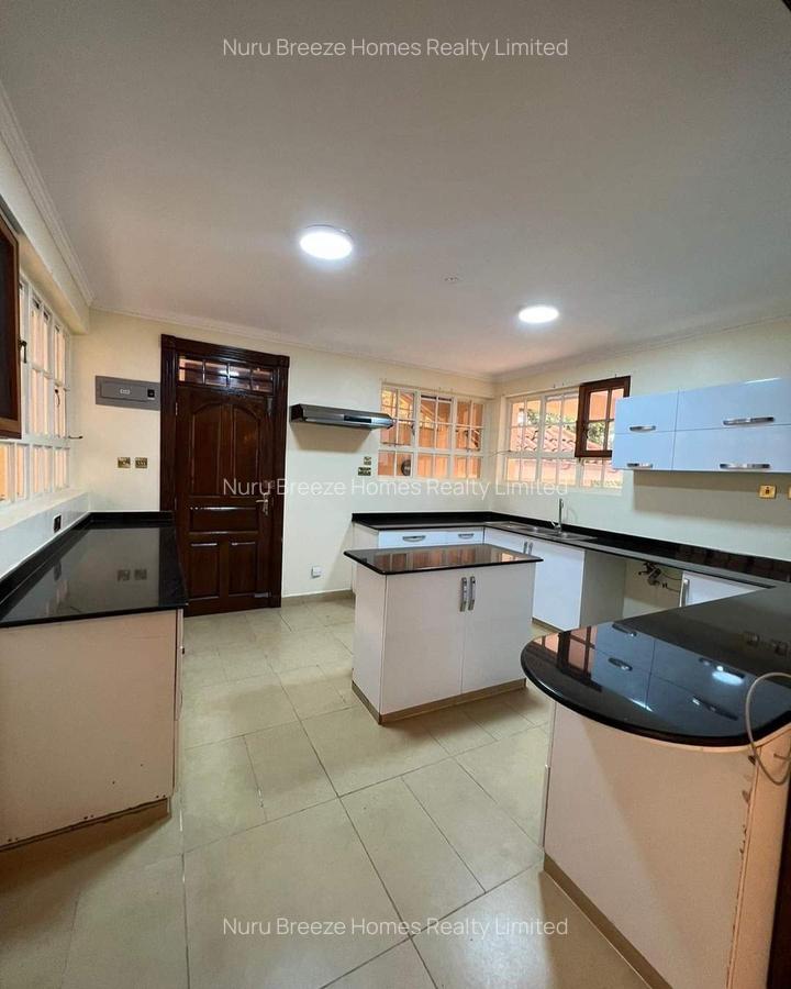 4 Bed Townhouse with En Suite in Kyuna - 3