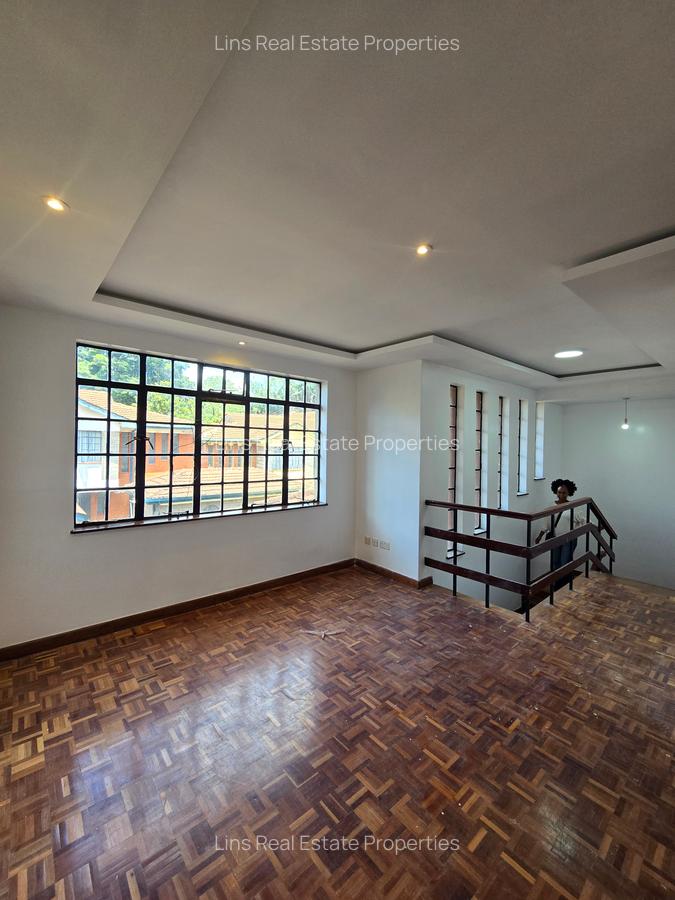 4 Bed Townhouse with En Suite in Lavington - 3