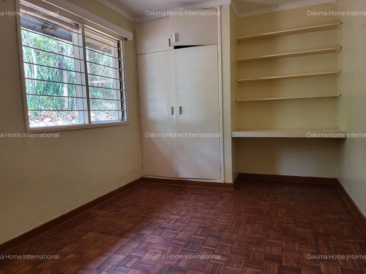 4 Bed House with En Suite in Loresho - 8