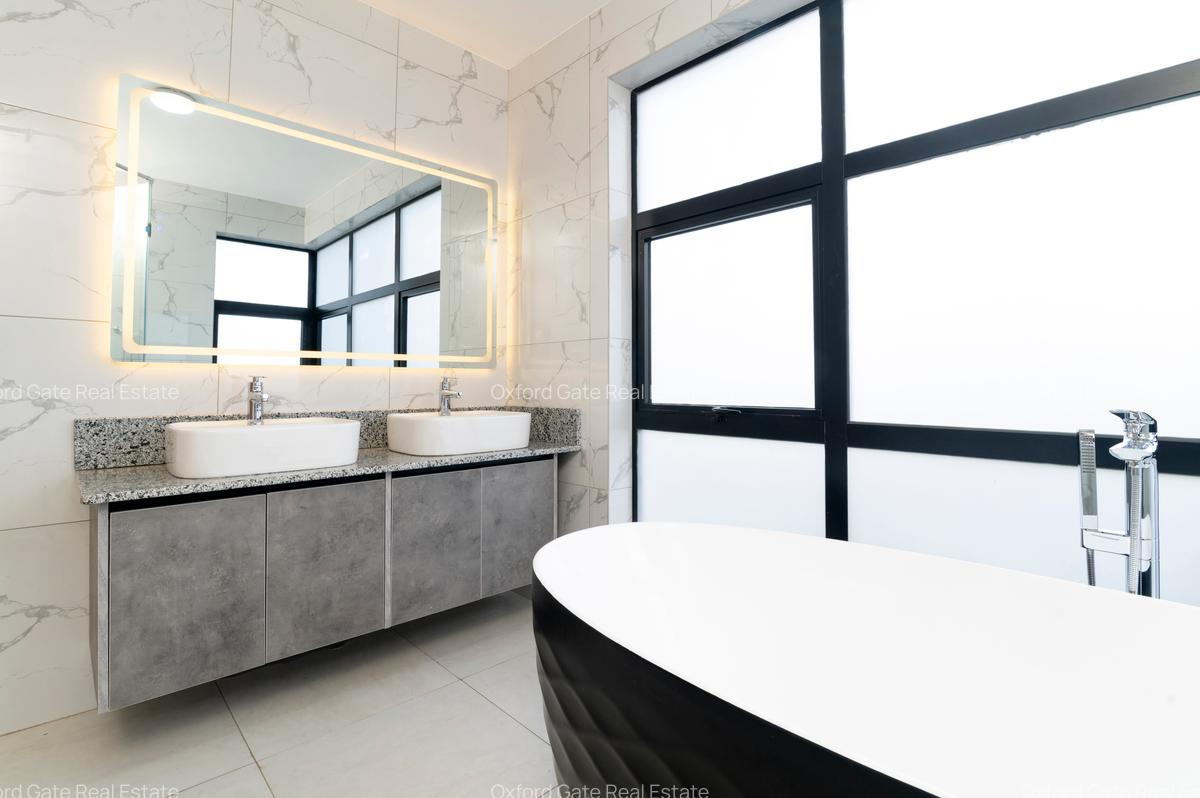 4 Bed Townhouse with En Suite at Membley - 19