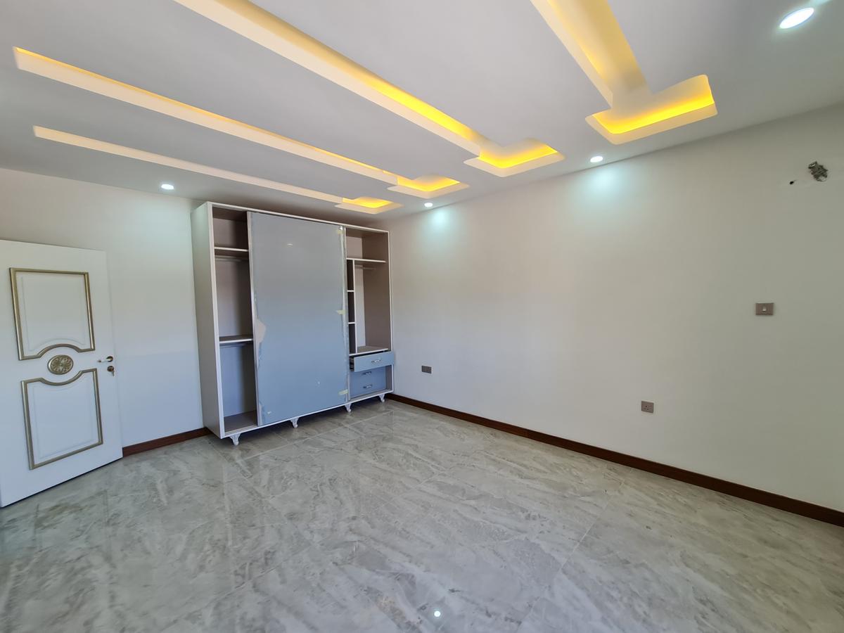 4 Bed Apartment with En Suite in Nyali Area - 14