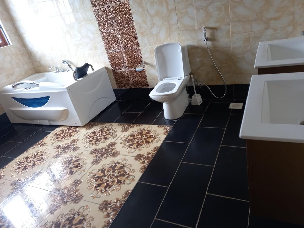 5 Bed Townhouse with En Suite in Runda - 4