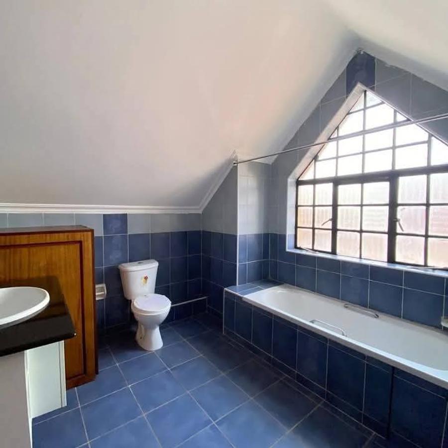 5 Bed Townhouse with En Suite at Off Othaya Road - 9