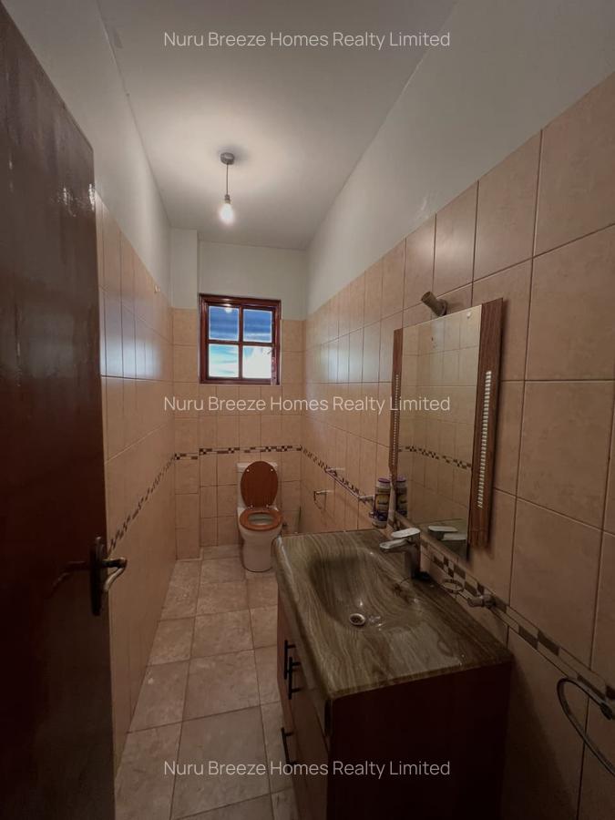4 Bed House with En Suite in Runda - 14