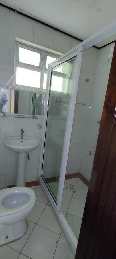 Serviced 1 Bed Apartment with En Suite in Westlands Area - 5