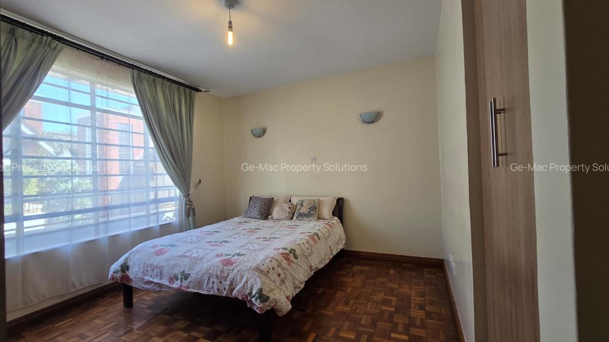 5 Bed House with En Suite in Lavington - 13