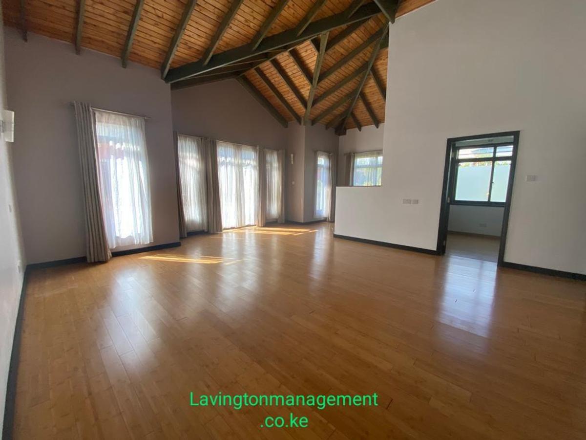 5 Bed Townhouse with En Suite at Lavington Green - 10