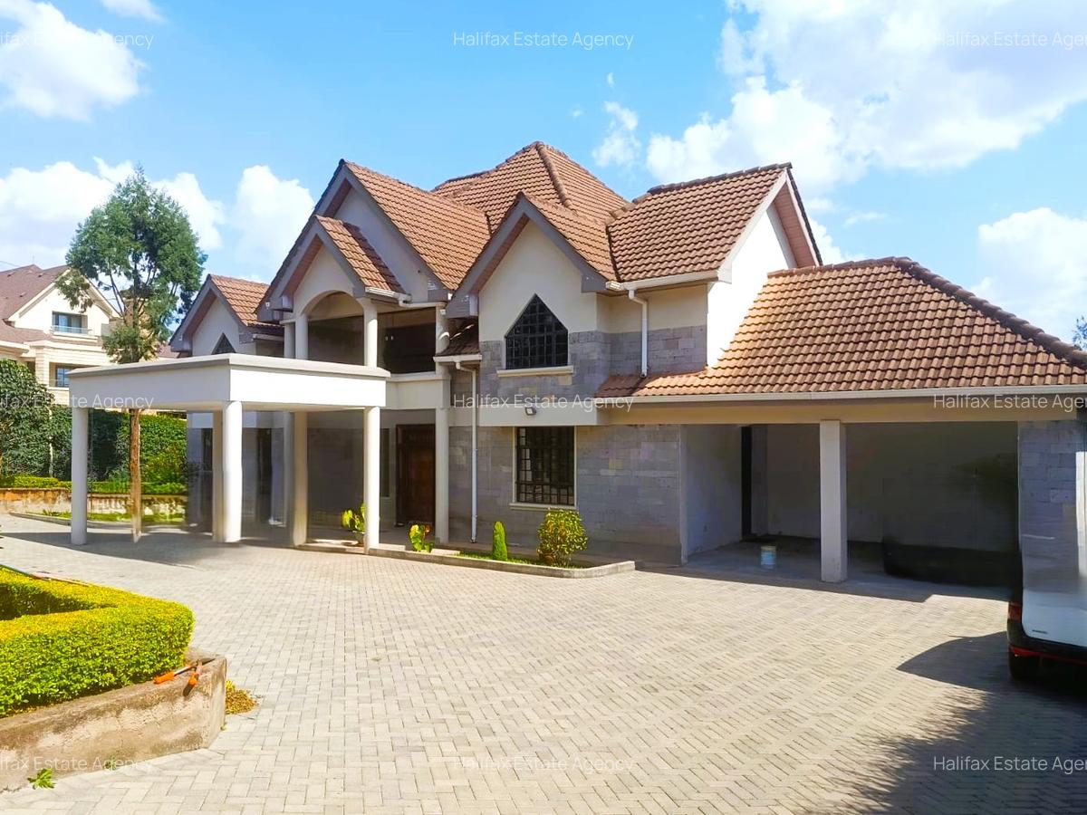 6 Bed House with En Suite in Runda - 1