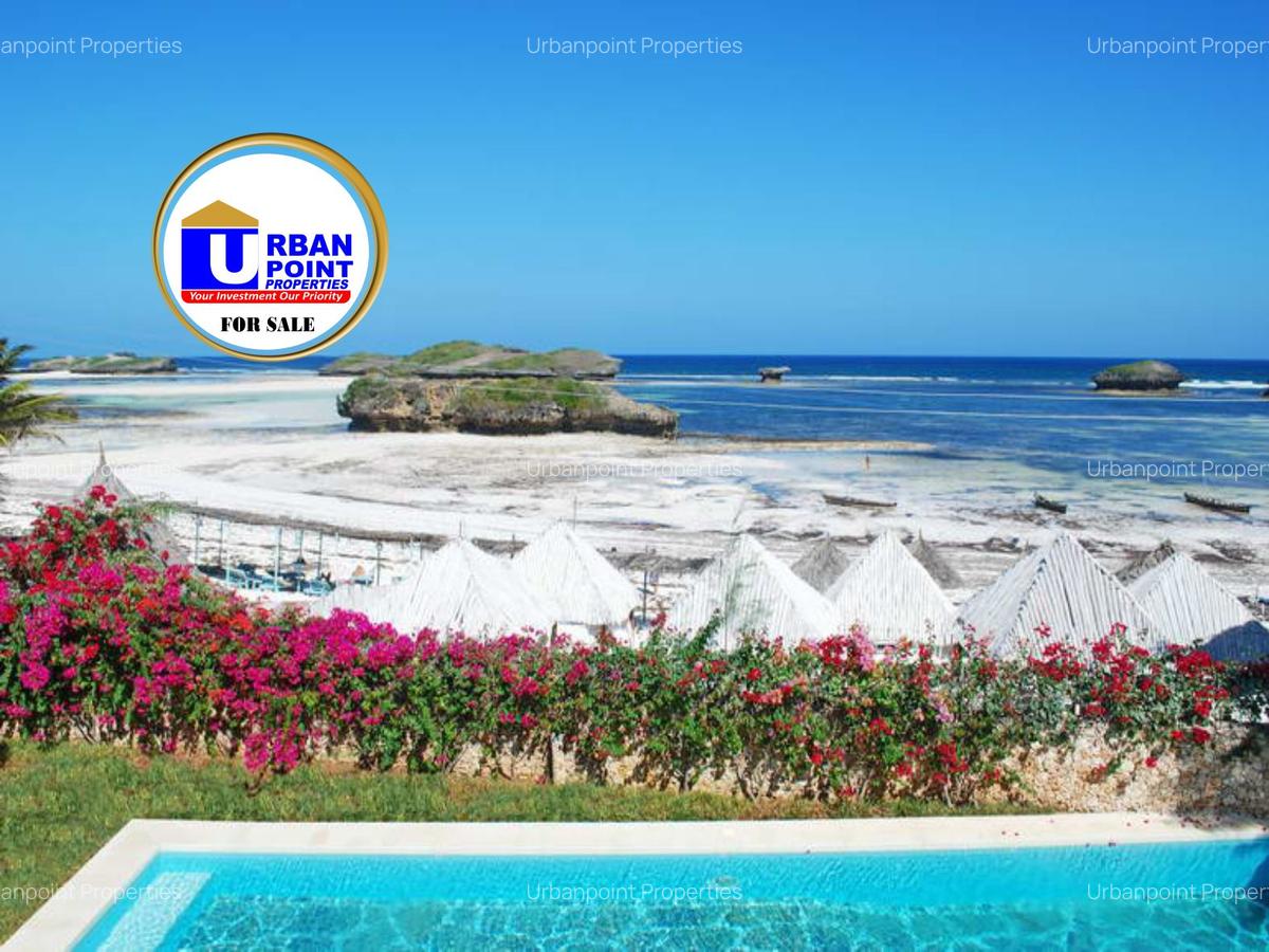 6 Bed Villa with En Suite in Watamu - 2