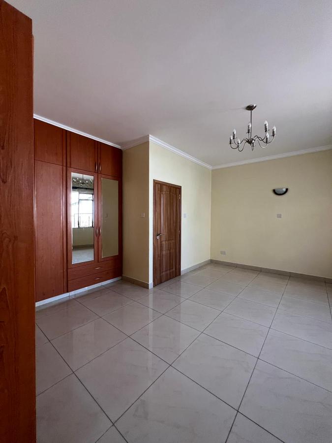 4 Bed Townhouse with En Suite in General Mathenge - 4