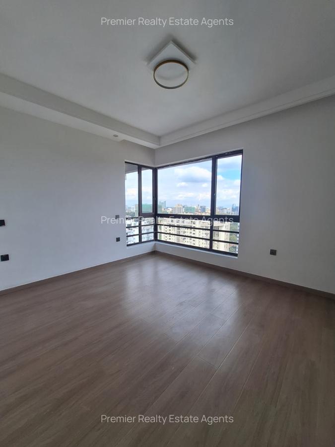 2 Bed Apartment with En Suite at Riverside - 10