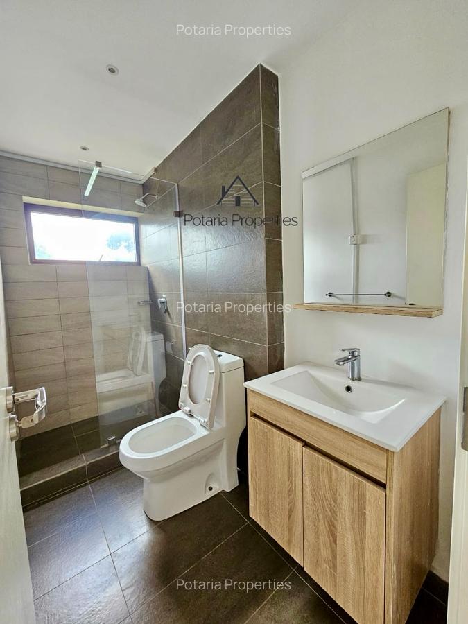 2 Bed Apartment with En Suite in Lavington - 6