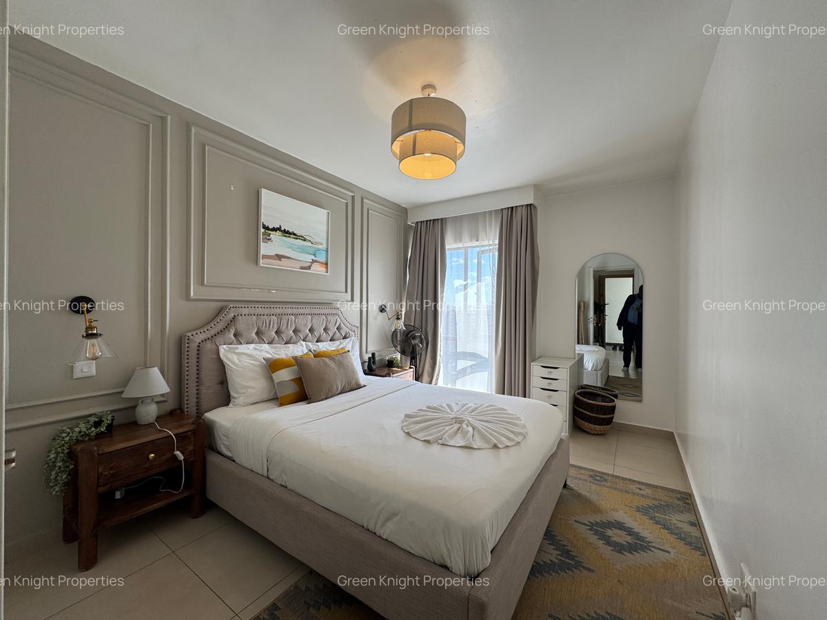 Serviced 1 Bed Apartment with En Suite in Lavington - 2