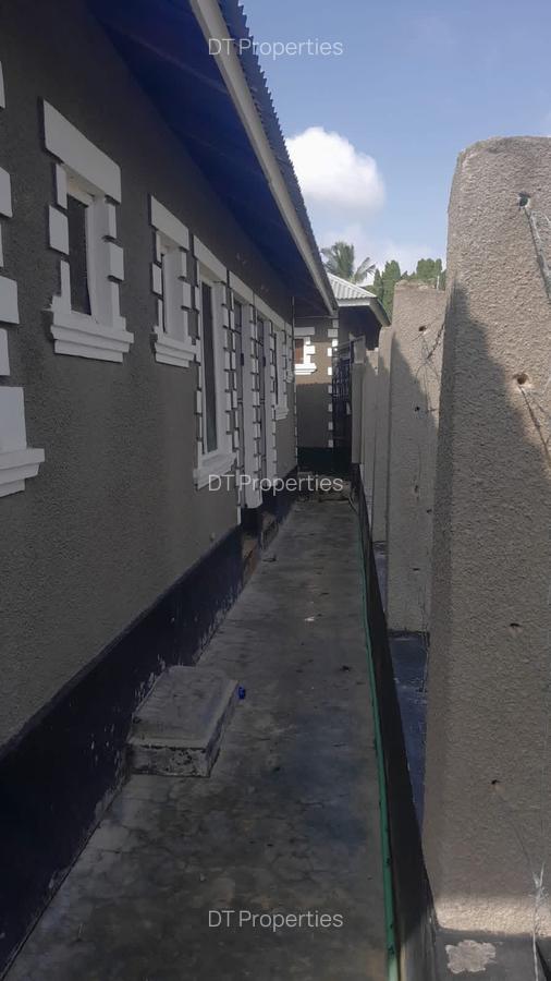 10 Bed House with Borehole at Bamburi - 4