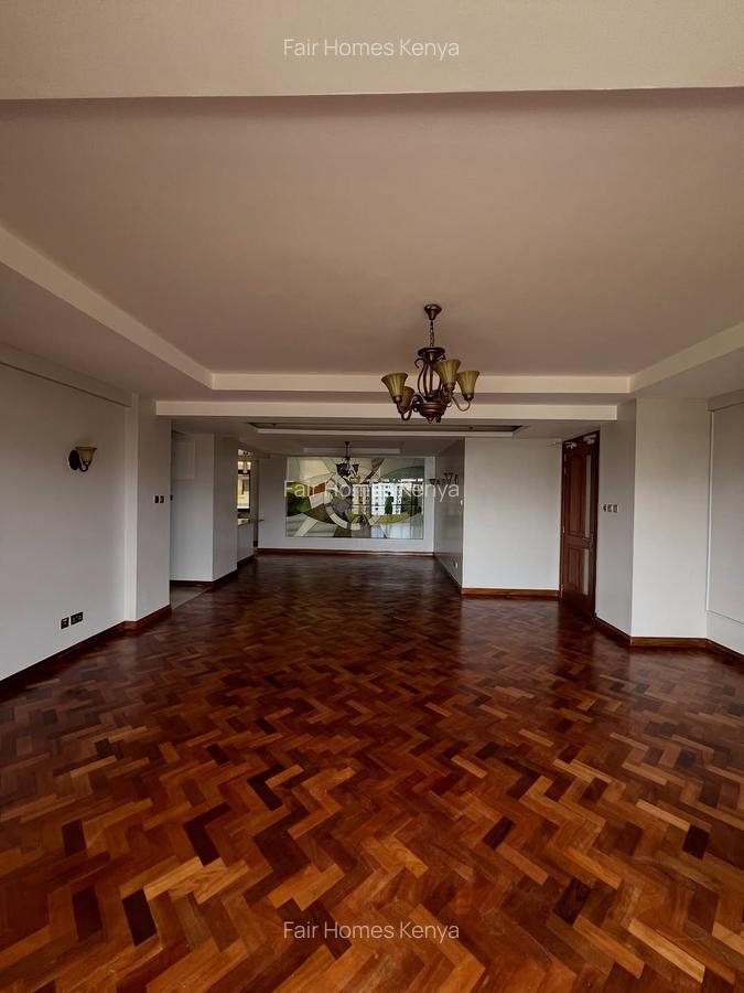 4 Bed Apartment with En Suite at Riverside Drive - 2
