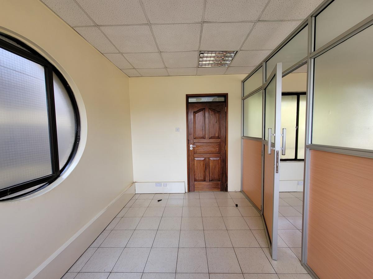 Commercial Property with Service Charge Included in Kilimani - 13