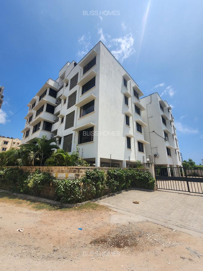 2 Bed Apartment with Borehole at Quick Mart Links Road - 1