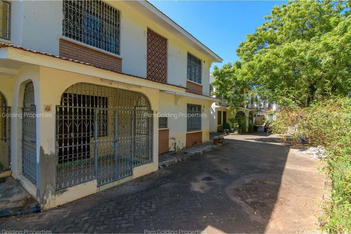 4 Bed Townhouse with En Suite in Nyali Area - 13