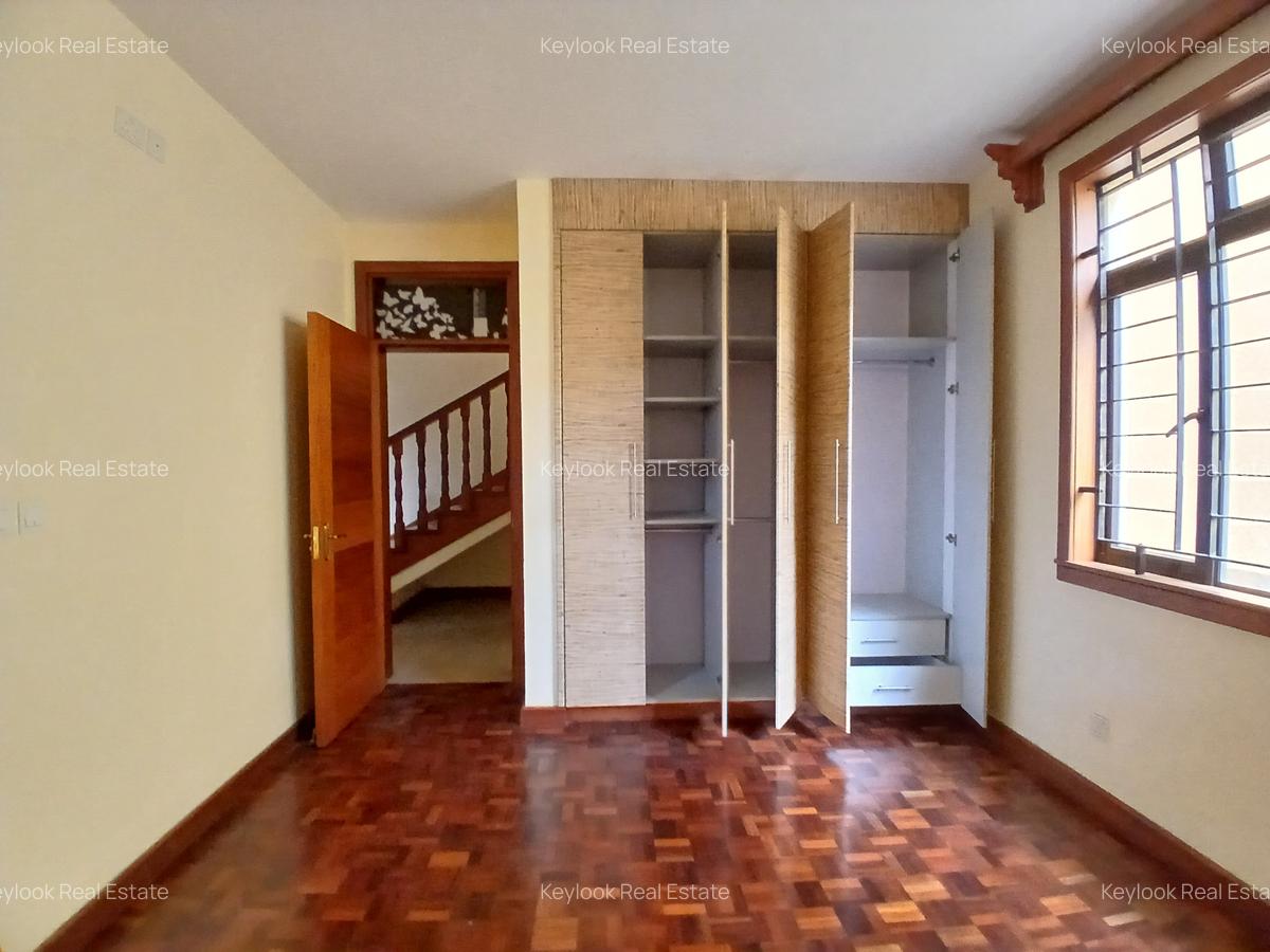 5 Bed Townhouse with En Suite in Lavington - 15