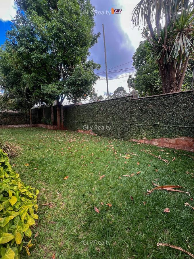 4 Bed Townhouse with En Suite in Spring Valley - 3