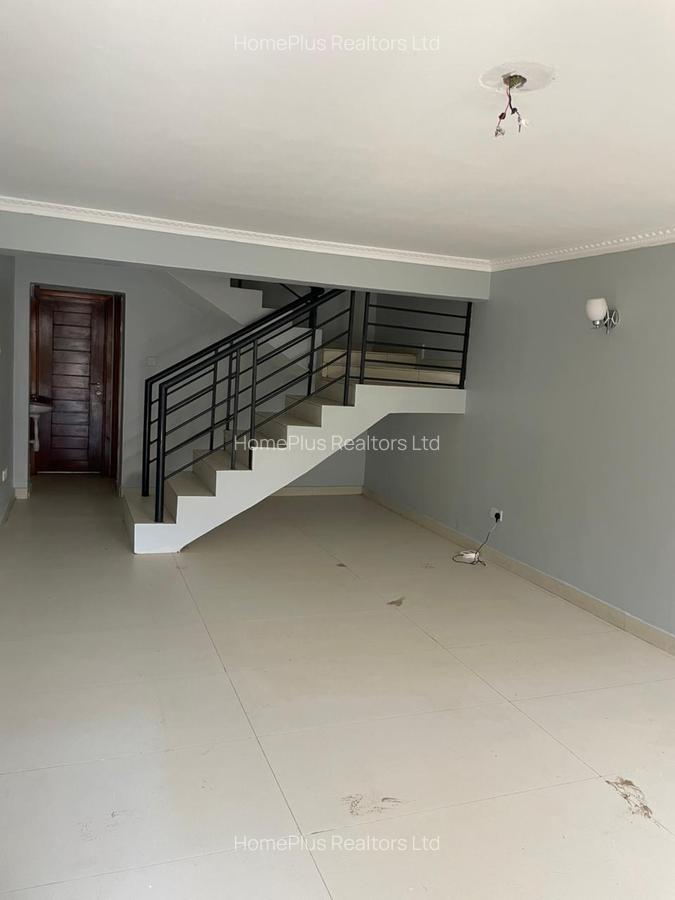 4 Bed Townhouse with En Suite at Nasra Court - 3