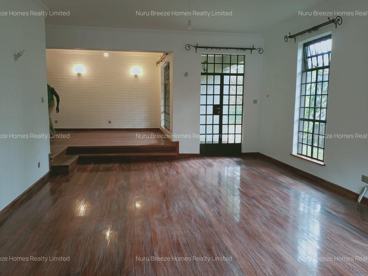 5 Bed Townhouse with En Suite in Westlands Area - 19