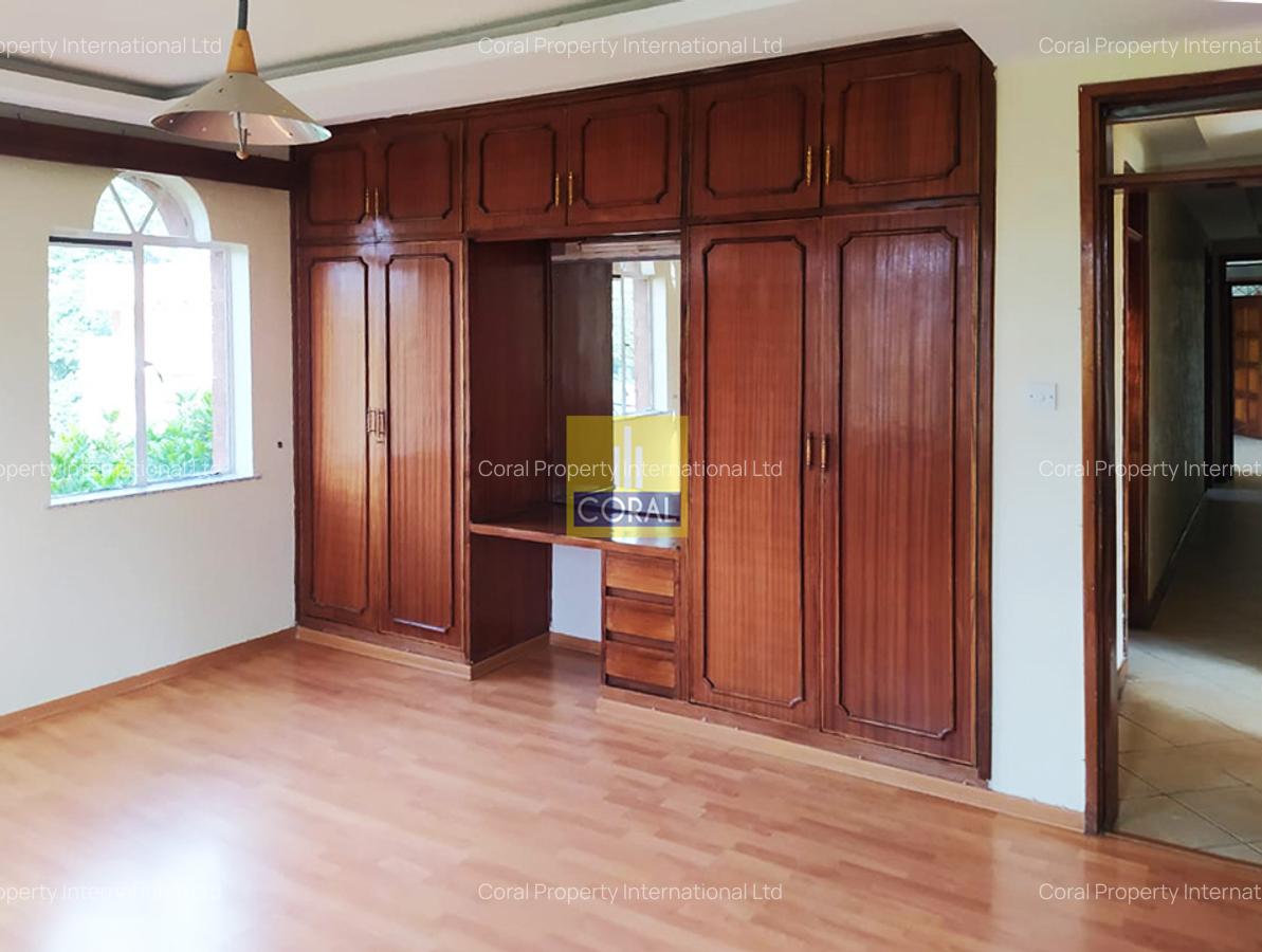 4 Bed Apartment in Riverside - 3