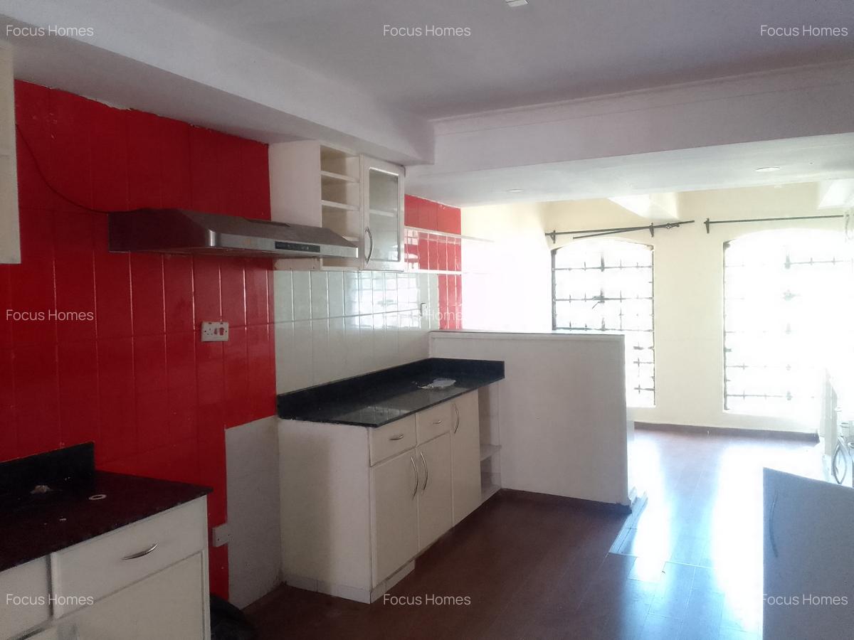 5 Bed Townhouse with En Suite in Lavington - 11