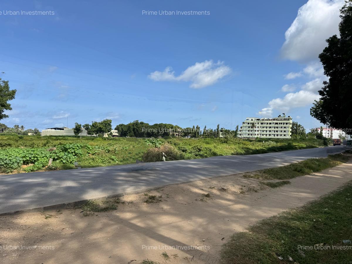 Land at Mombasa Malindi Highway - 7