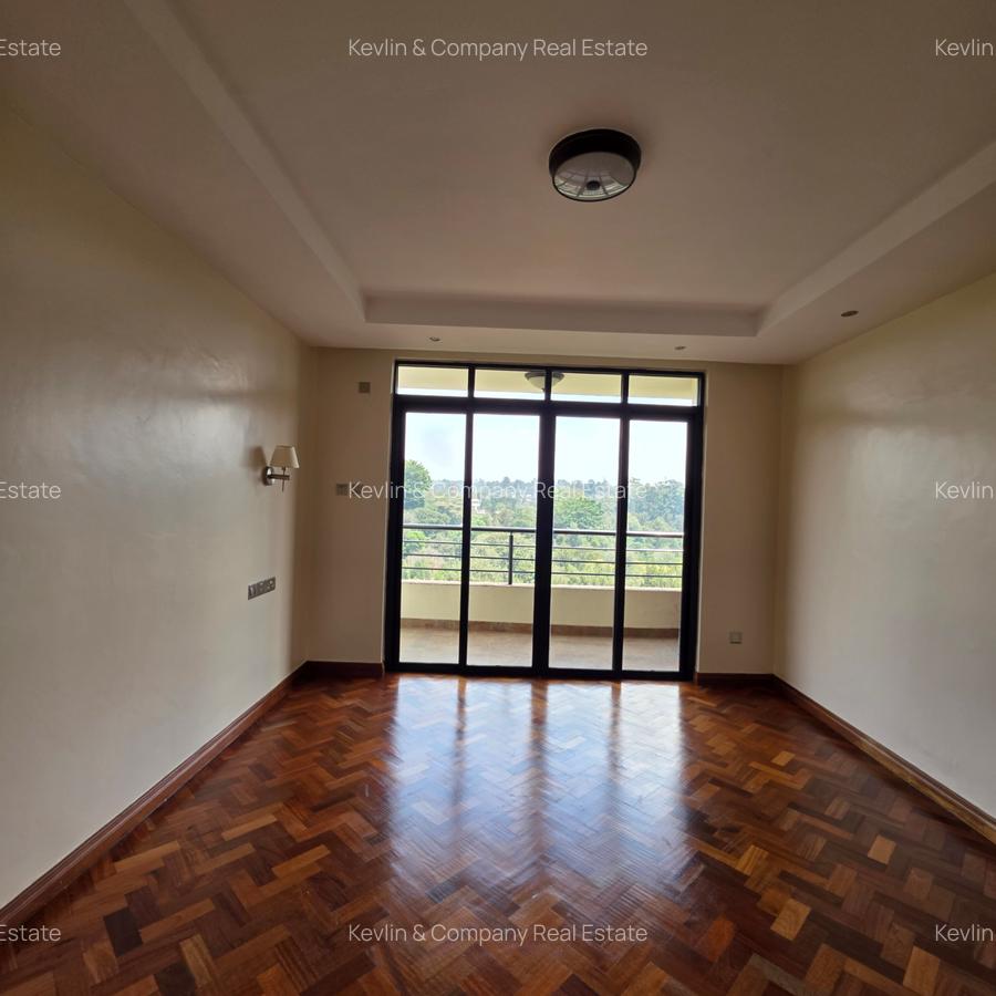 3 Bed Apartment with En Suite in Riverside - 14