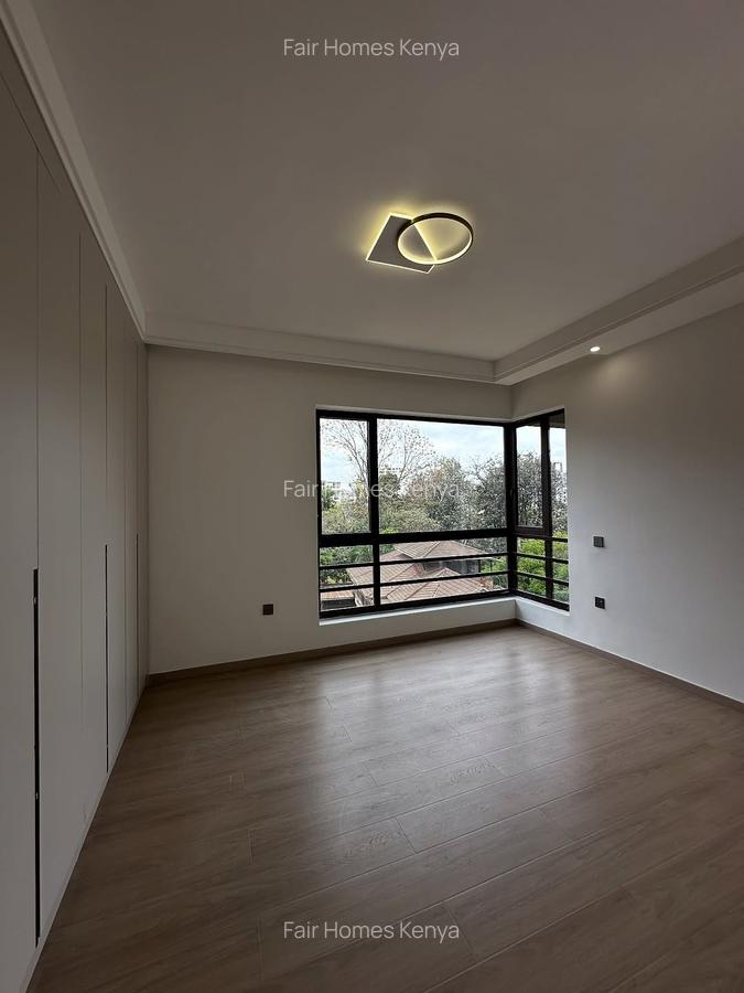 3 Bed Apartment with En Suite at Riverside Drive - 10