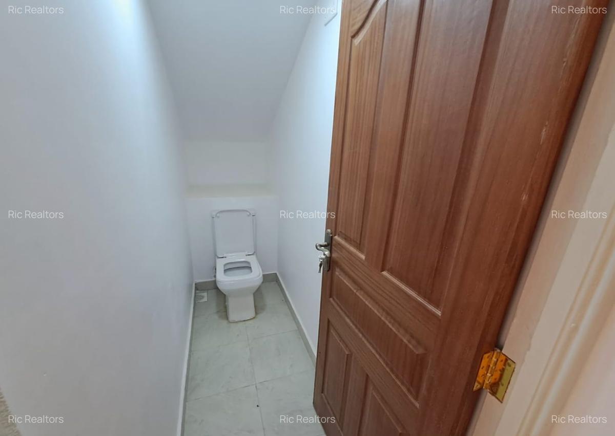 4 Bed Townhouse with En Suite at Oloolua - 46 - 10