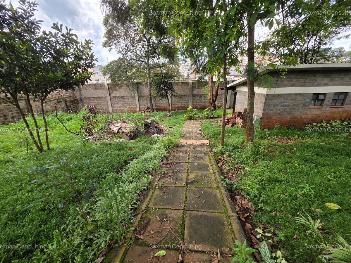 4 Bed House with En Suite in Lavington - 8