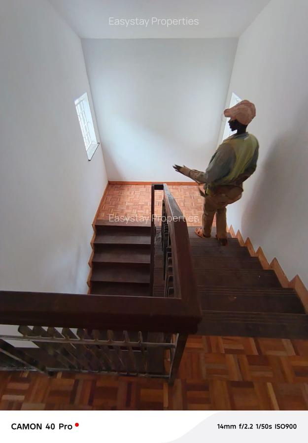 4 Bed House with En Suite in Runda - 5