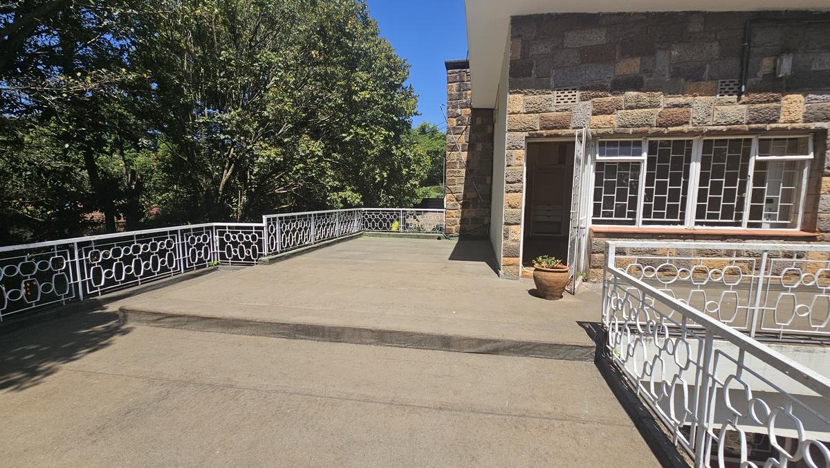 6 Bed House with En Suite at James Gichuru - 11