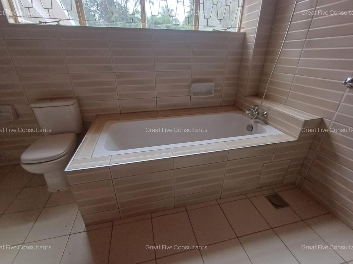 5 Bed Villa with En Suite in Runda - 17