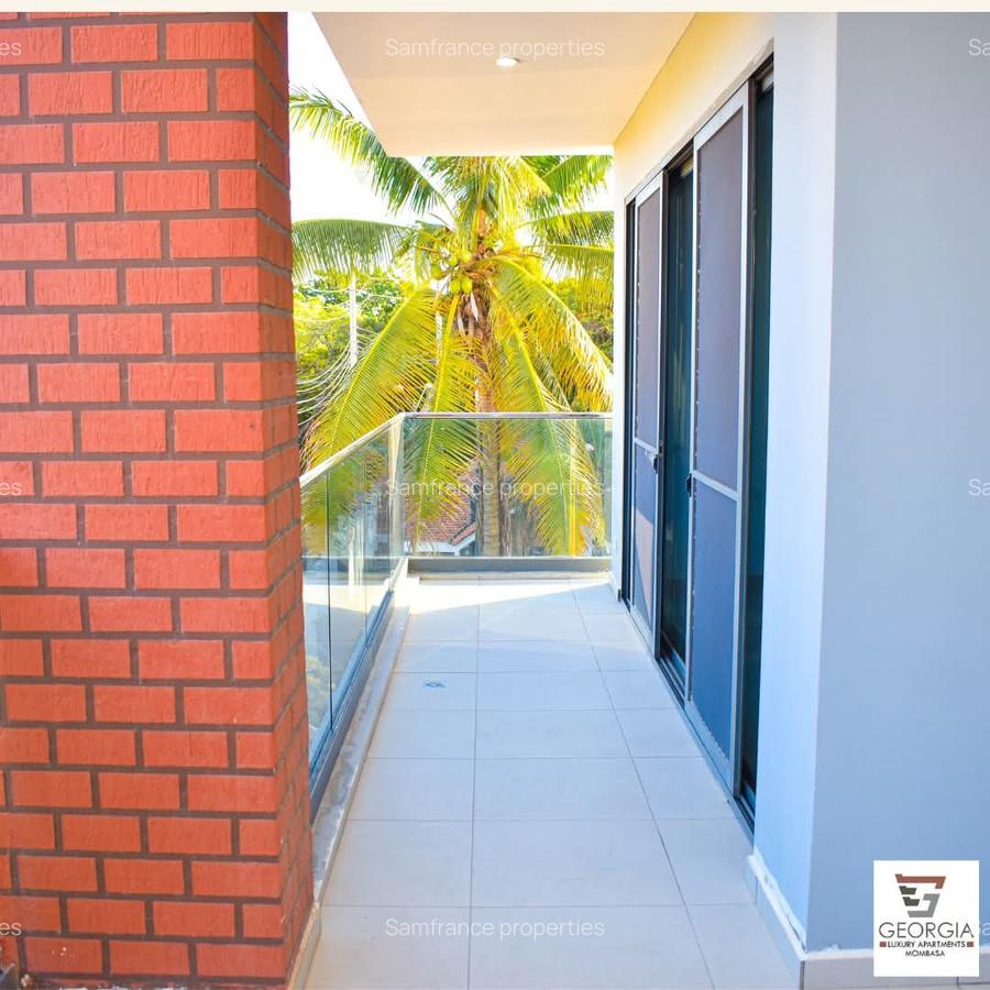 Serviced 5 Bed Apartment with En Suite at Go Khart - 9