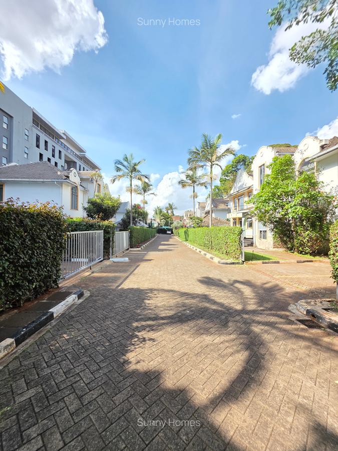 4 Bed Townhouse with En Suite at Lavington Green - 6