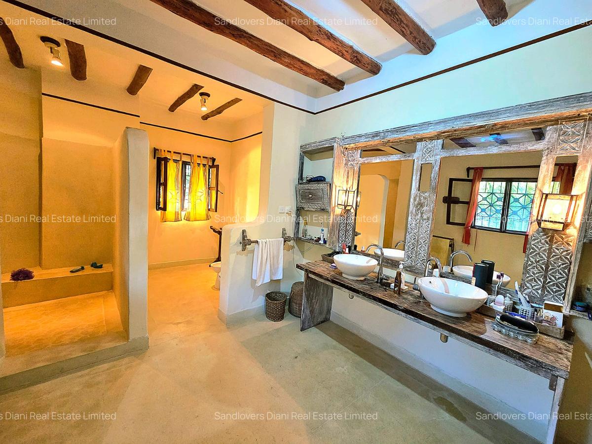 6 Bed Villa with En Suite in Diani - 13