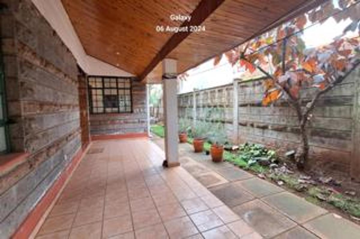 4 Bed Townhouse with En Suite at Lavington Green - 2