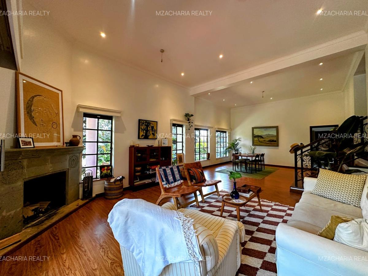 4 Bed Villa with En Suite in Spring Valley - 8