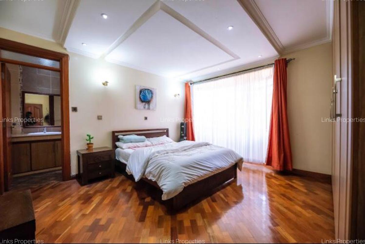 4 Bed Townhouse with En Suite at Kerarapon Road - 7