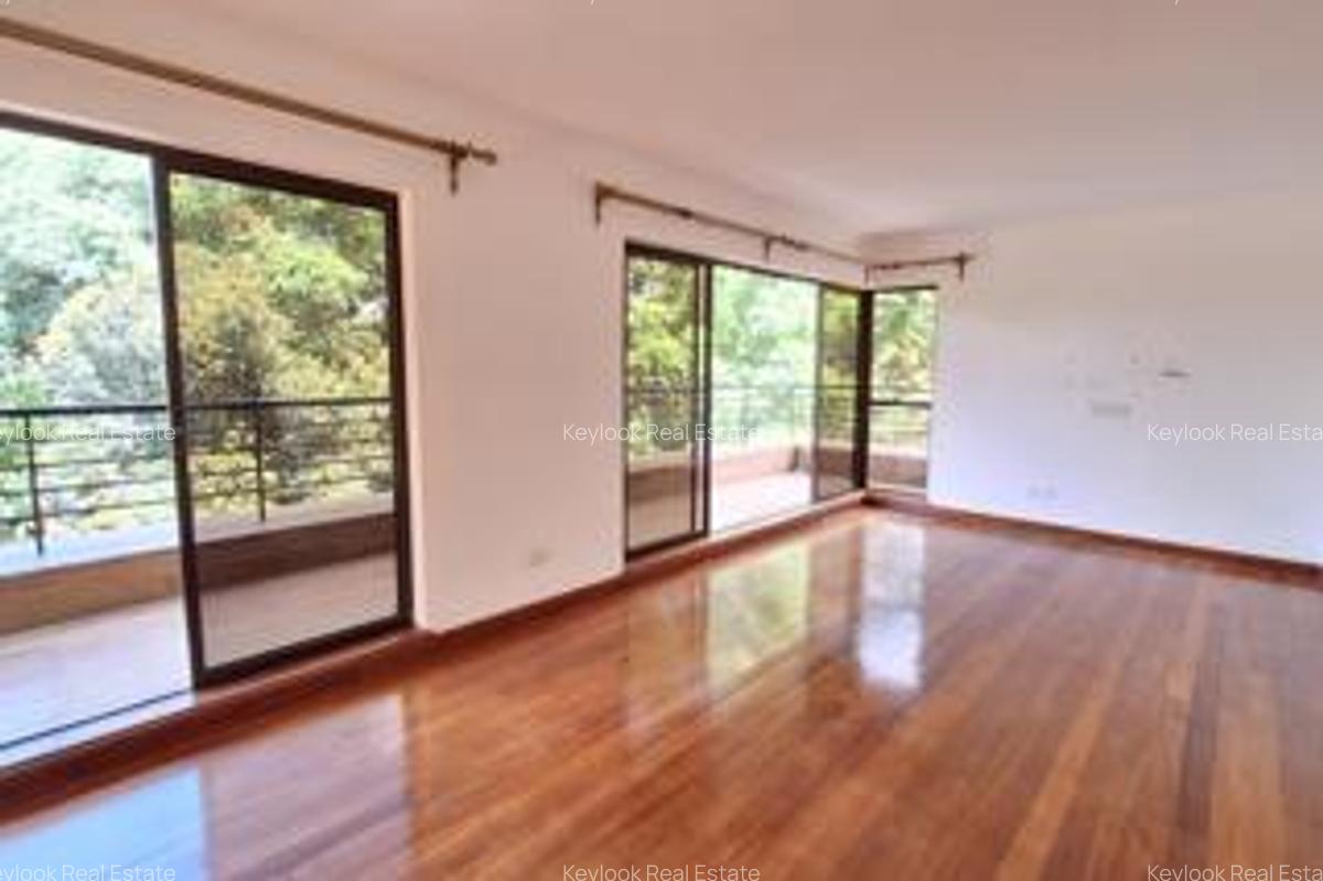 4 Bed Townhouse with En Suite at Lavington - 4