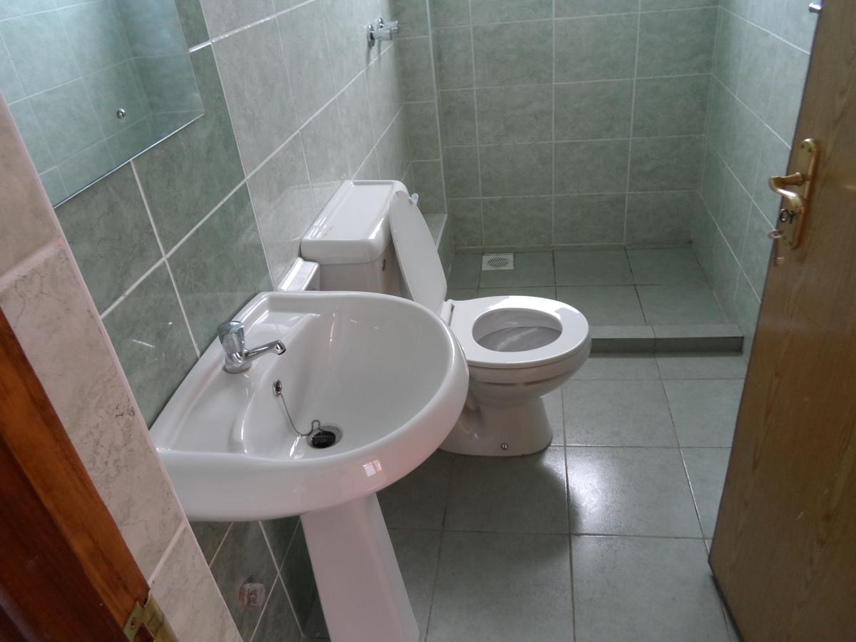 2 Bed Apartment with En Suite in Mtwapa - 17